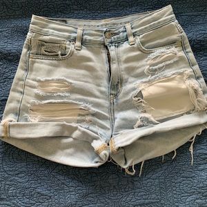 NWOT vintage high waisted jean shorts.